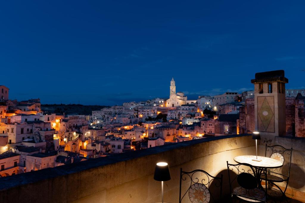Nespecifikovaný výhled na destinaci Matera nebo výhled na město při pohledu z hotelu