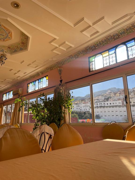 Nespecifikovaný výhled na hory nebo výhled na hory při pohledu z hotelu