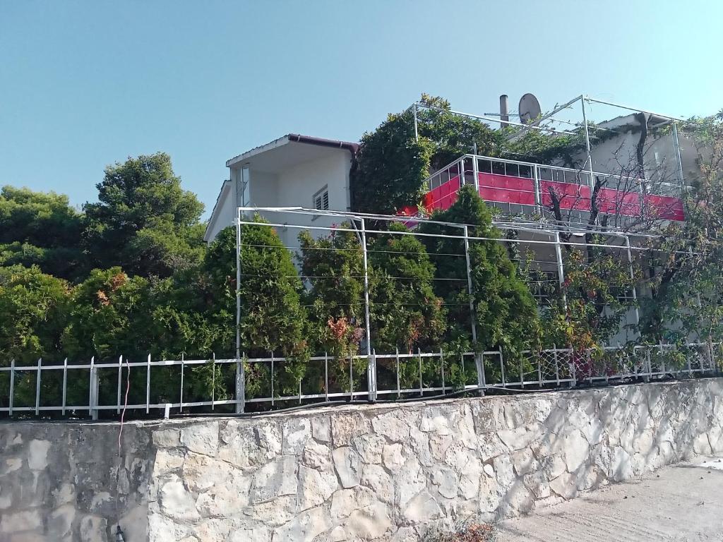 Budova, kde se apartmán nachází