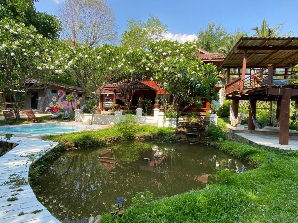 Zahrada ubytování Shaya Homestay & Dorms