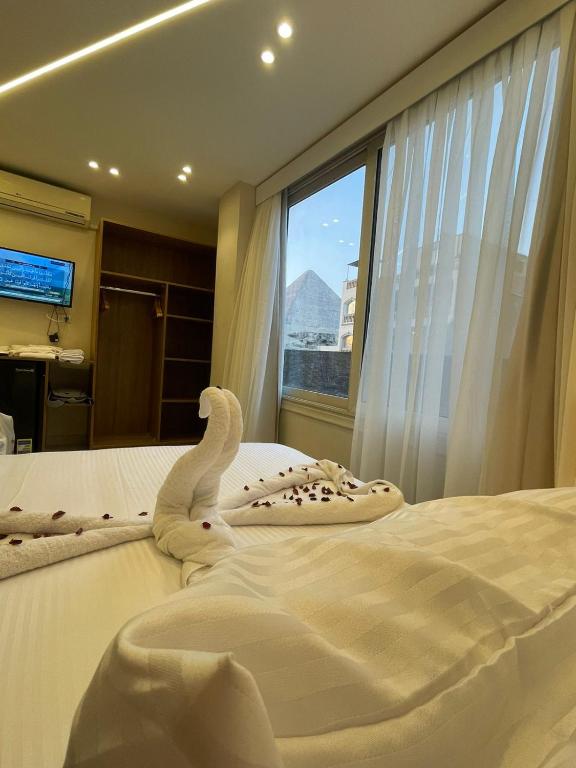 White House Pyramids view - 1