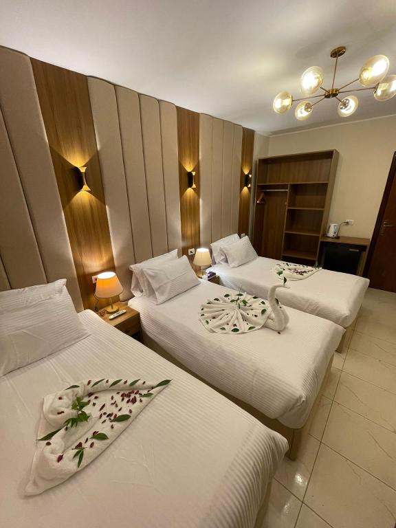 White House Pyramids view - 17