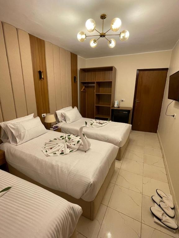 White House Pyramids view - 19