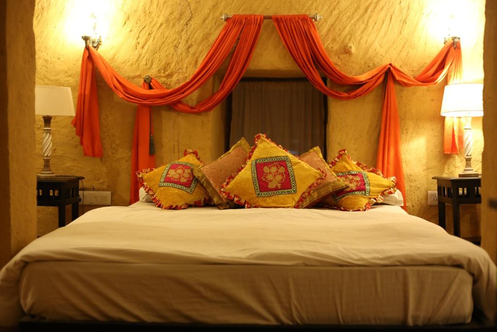 Postel nebo postele na pokoji v ubytování Hotel Desert Boy's - Royal Stay On Fort