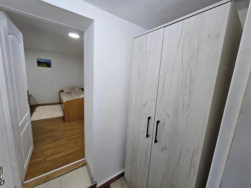 Postel nebo postele na pokoji v ubytování KUĆA VASILJEVIĆA 064/16 88 141