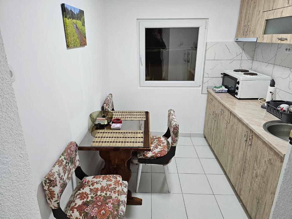 Kuchyň nebo kuchyňský kout v ubytování KUĆA VASILJEVIĆA 064/16 88 141