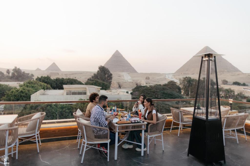Huéspedes de Shadow Pyramids Suites and Jacuzzi