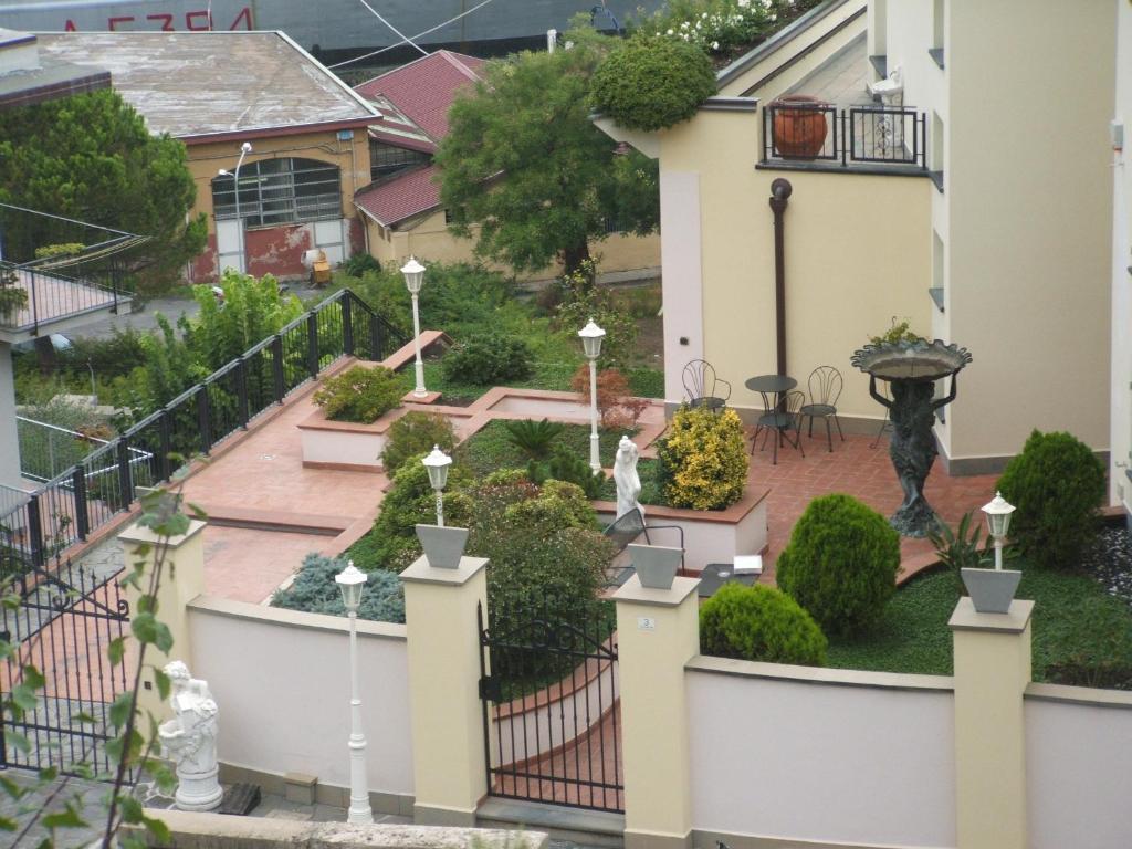 Vonkajšia záhrada v ubytovaní Villa Nina