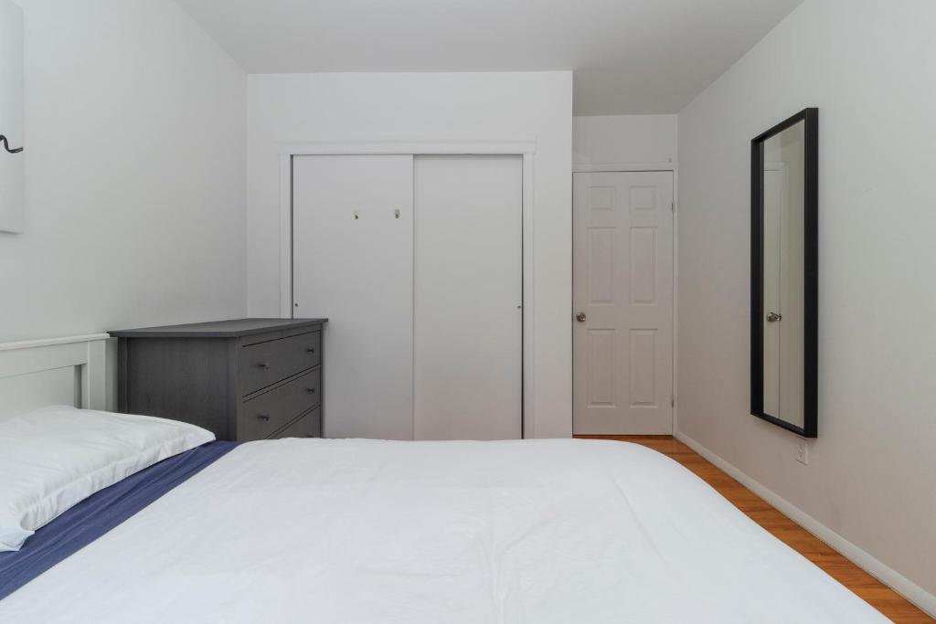 رزرو هتل، آپارتمان های اجاره ماهانه Upper East Side، آژانس مسافرتی آسمان سپید