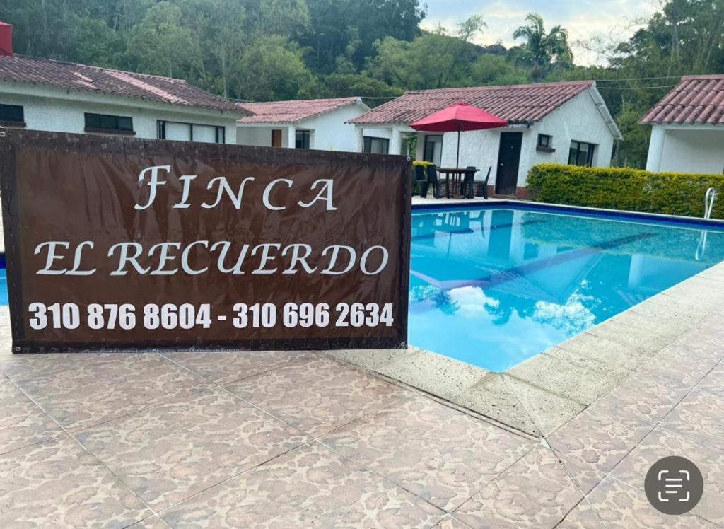 Bazén v ubytování FINCA EL RECUERDO nebo v jeho okolí