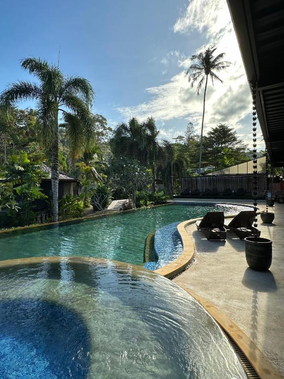 Bazén v ubytování GajaPuri Resort Koh Chang nebo v jeho okolí