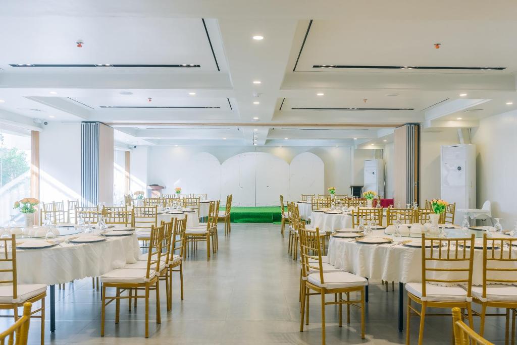 Restaurace v ubytování Levo Hotel