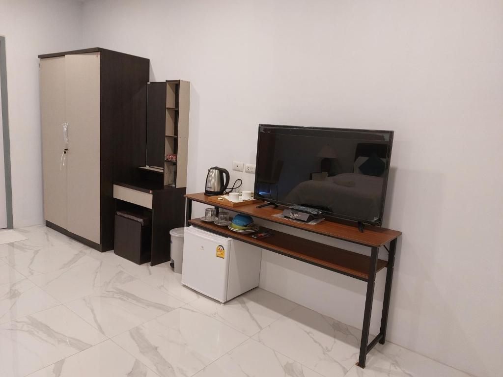 TV a/nebo společenská místnost v ubytování PR ROOM FOR RENT