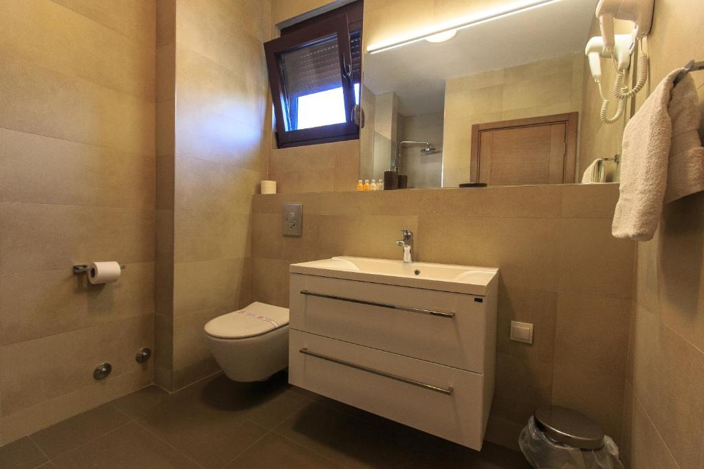 Apartments Kuce Lekovica Beach & snack bar- Bistro - 5