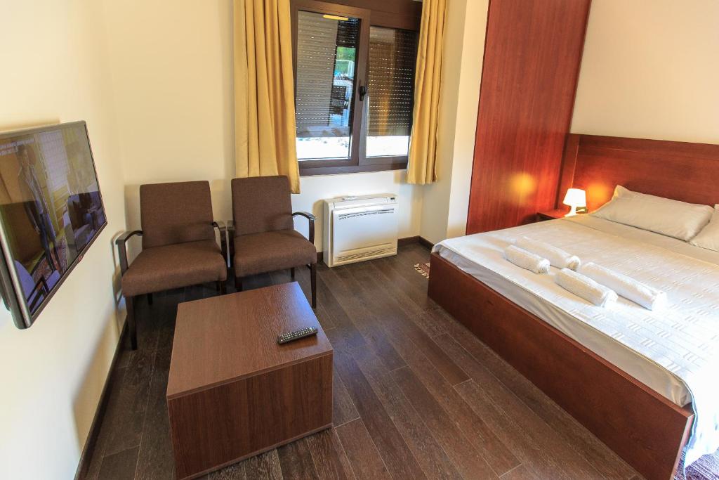 Apartments Kuce Lekovica Beach & snack bar- Bistro - 2