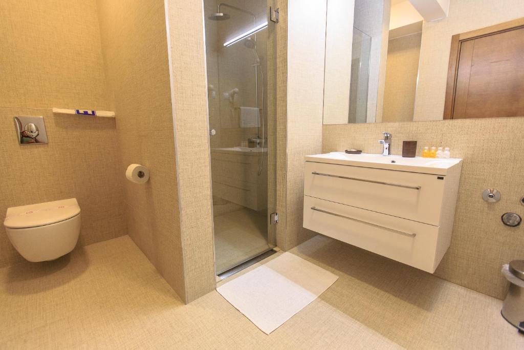 Apartments Kuce Lekovica Beach & snack bar- Bistro - 13