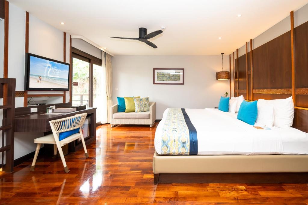 The Rock Hua Hin Beachfront Spa Resort - 12