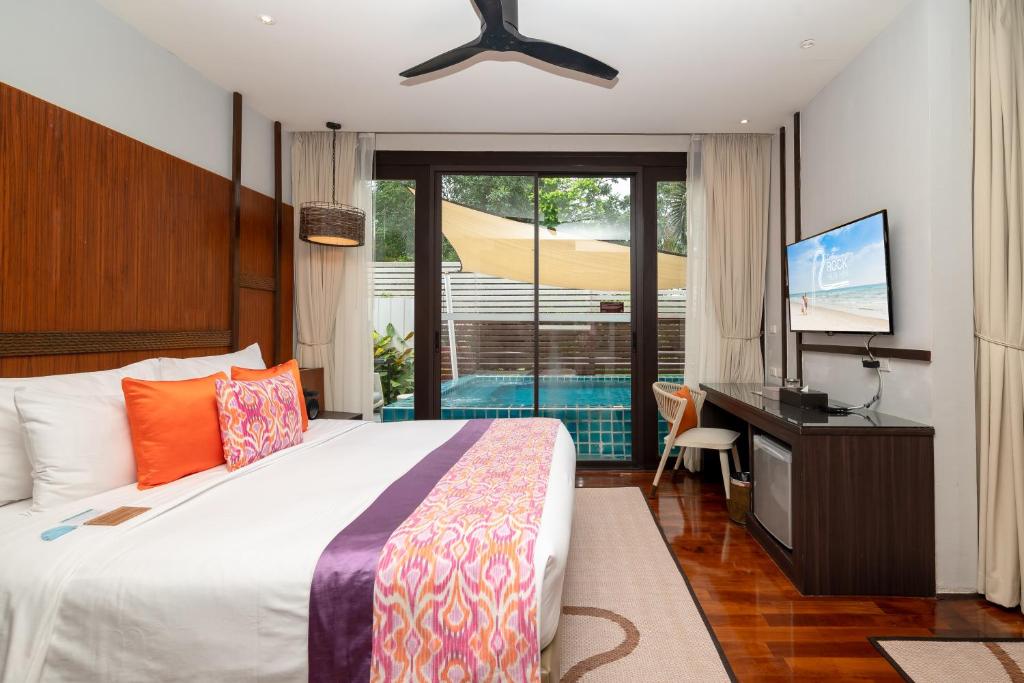 The Rock Hua Hin Beachfront Spa Resort - Grand Familie Premier Zwembadsuite