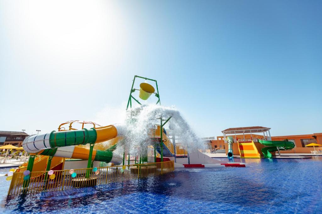 Bazén v ubytování Pickalbatros Villaggio Aqua Park - Portofino Marsa Alam nebo v jeho okolí