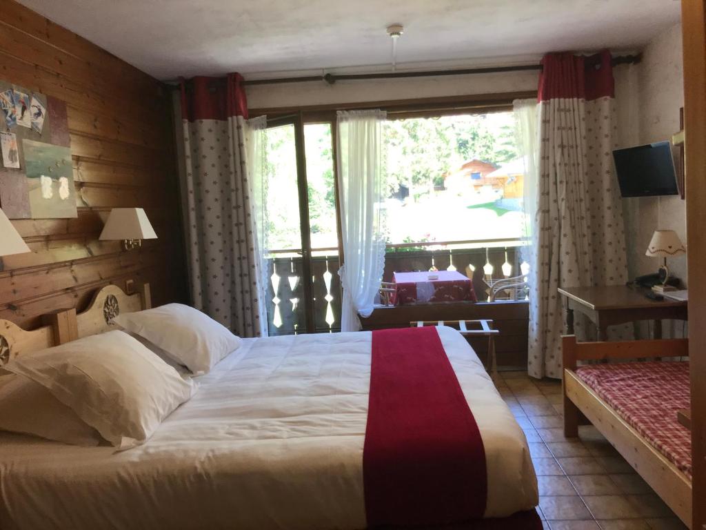 Au Bois de Lune - Family Room With Balcony
