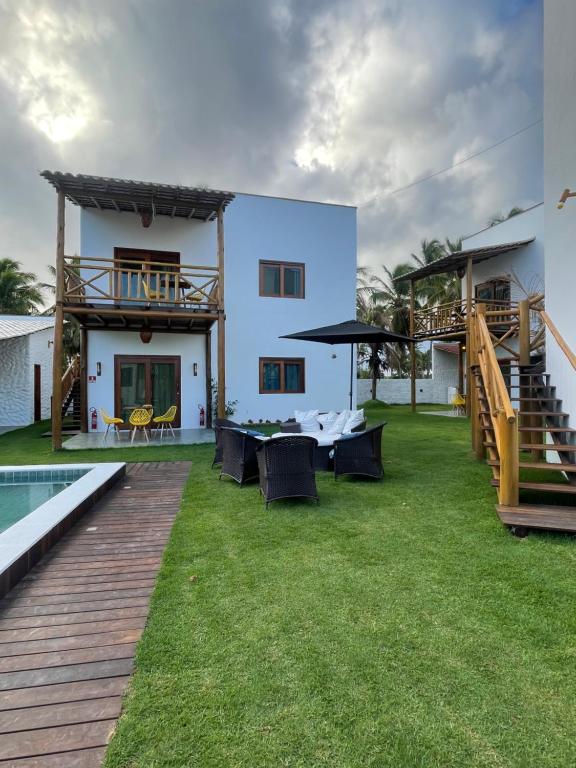 Casa con patio con piscina y terraza en Kanto do Chico en Icaraí