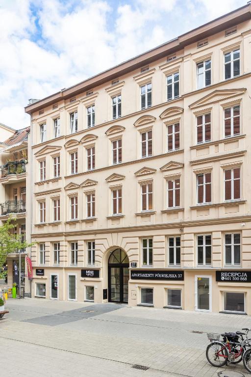 Budova, kde se aparthotel nachází