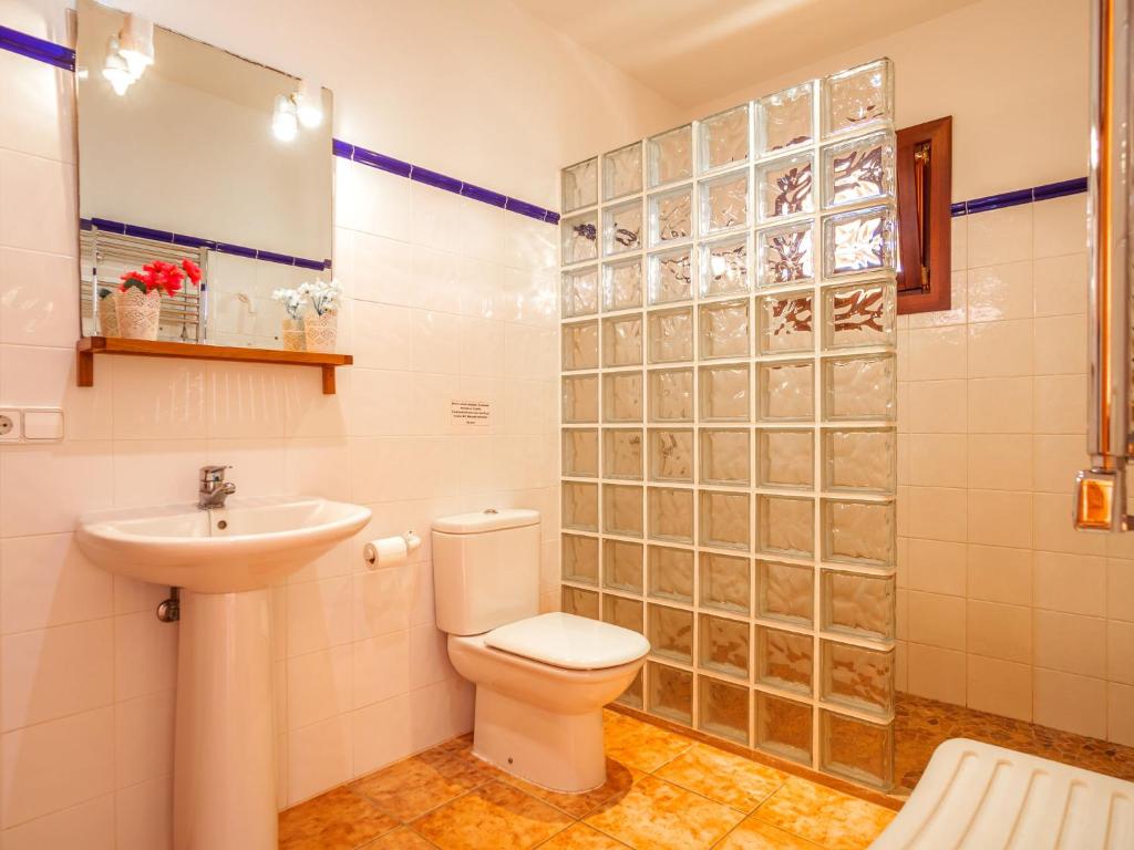 A bathroom at Apartment Finca Can Corritx-1 by Interhome
