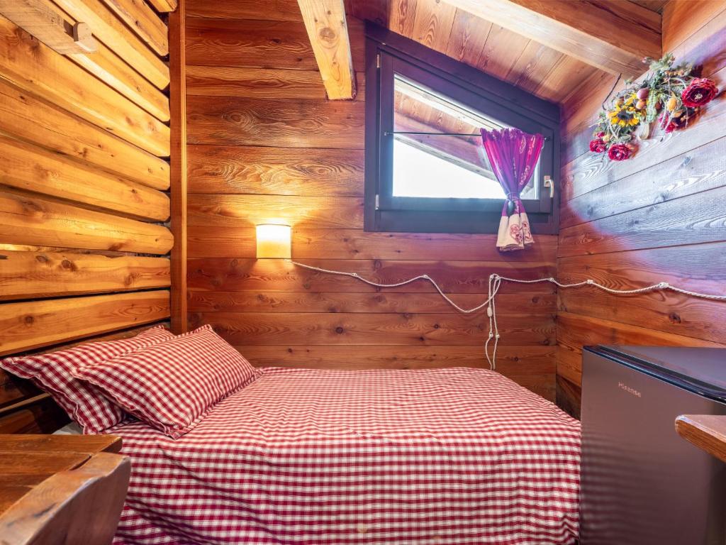 Łóżko lub łóżka w pokoju w obiekcie Studio Ancienne Bergerie Studio 3 by Interhome