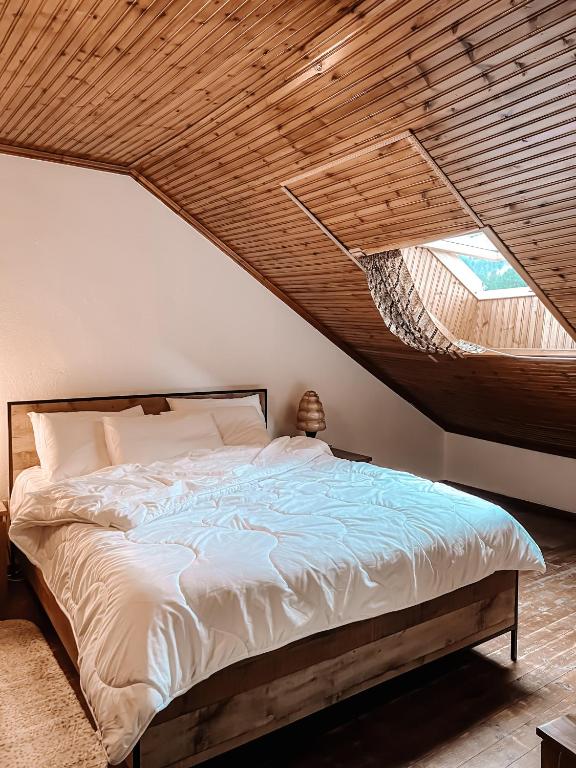 Postel nebo postele na pokoji v ubytování PANOS PALACE