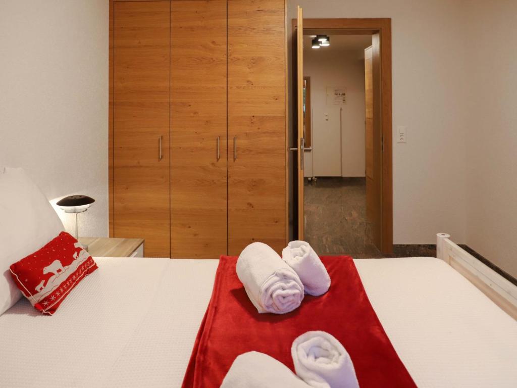 Postel nebo postele na pokoji v ubytování Apartment Turquino C by Interhome