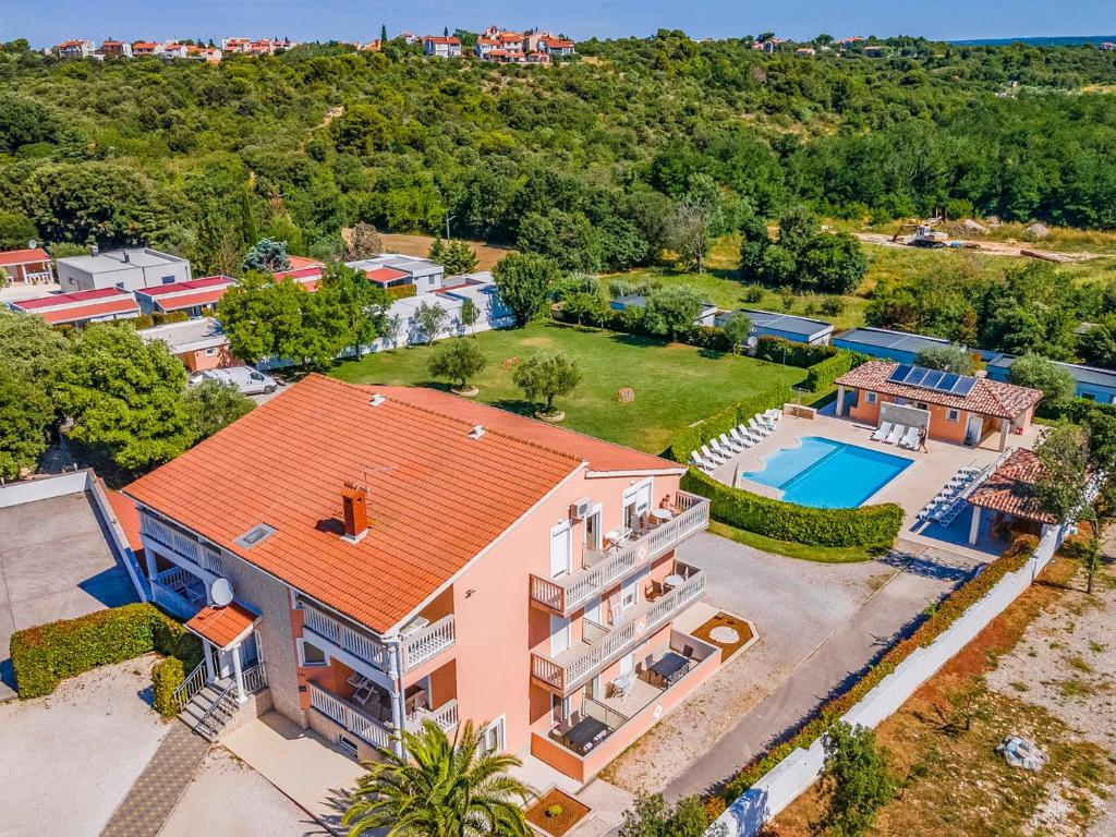 Budova, v ktorej sa apartmán nachádza