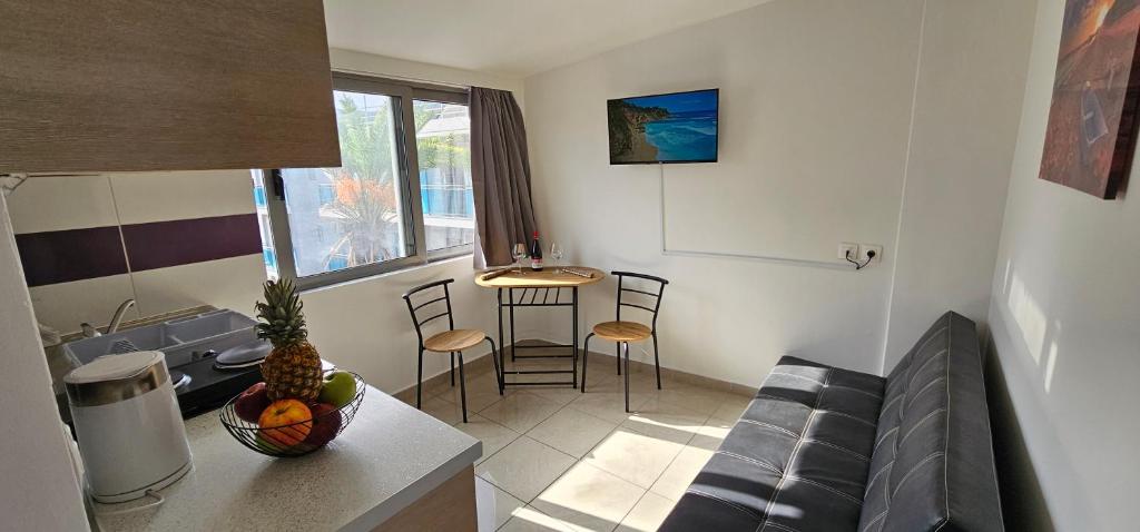 North Bay Apartments - 11