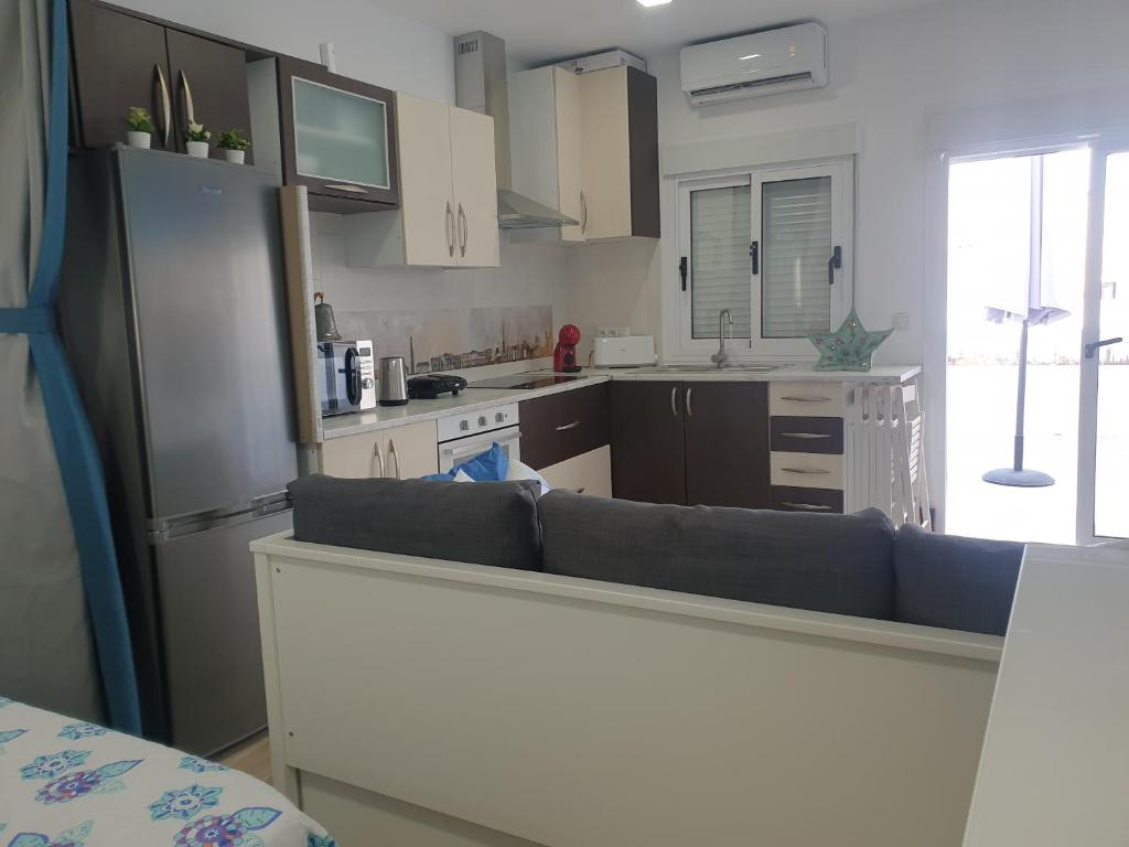 Kuchnia lub aneks kuchenny w obiekcie CALTERR - Loft con Terraza privada, Wifi, Recién reformado
