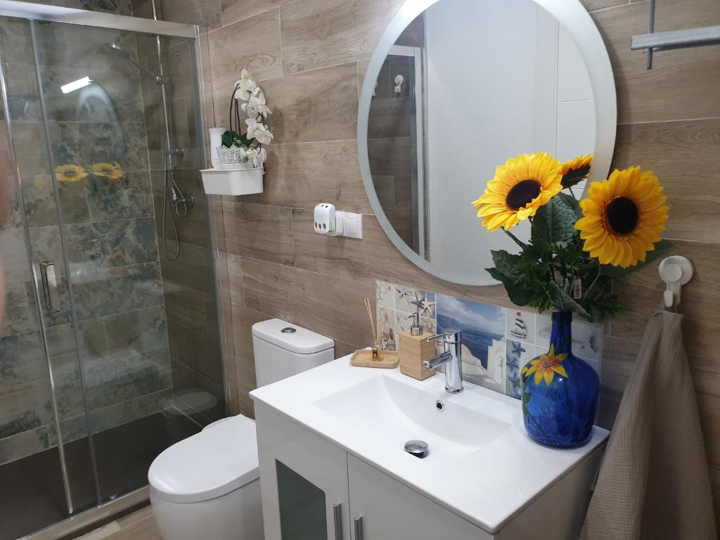 Łazienka w obiekcie CALTERR - Loft con Terraza privada, Wifi, Recién reformado
