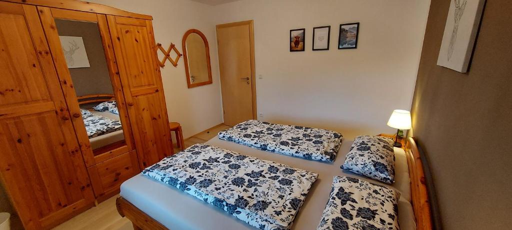 Postel nebo postele na pokoji v ubytování Ferienhaus Molberting
