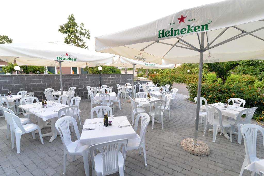 Restaurace v ubytování Villaggio Alkantara