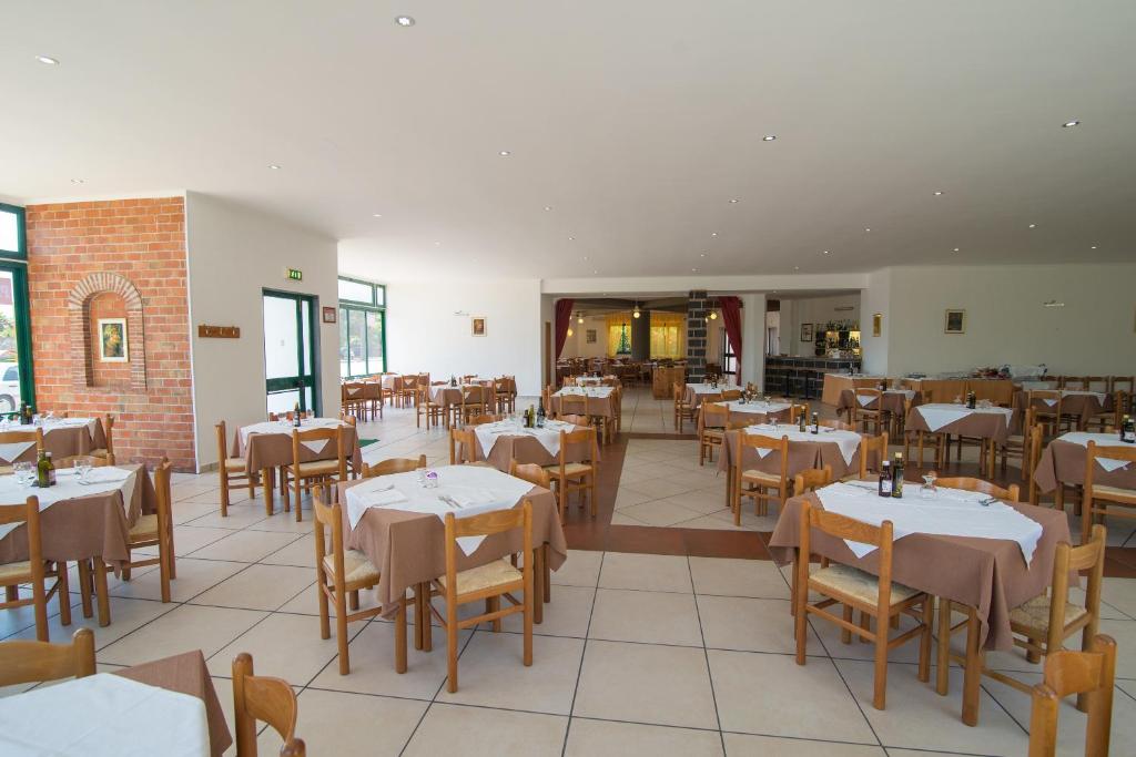 Restaurace v ubytování Villaggio Alkantara