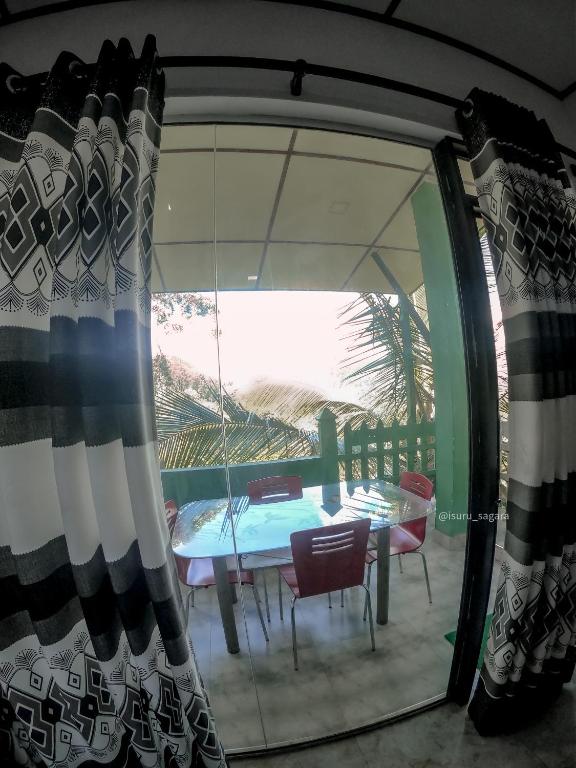 Bazén v ubytování 9 Arch view rest inn nebo v jeho okolí