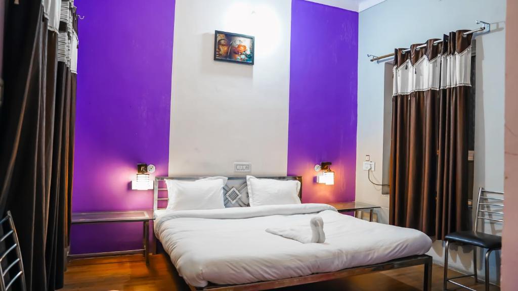 Postel nebo postele na pokoji v ubytování Hide-In Pushkar