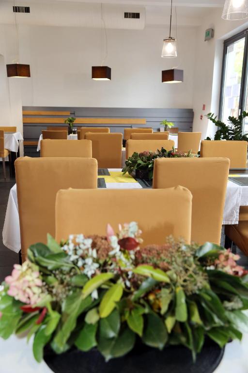 Posedenie v ubytovaní Arena Hotel Samorin