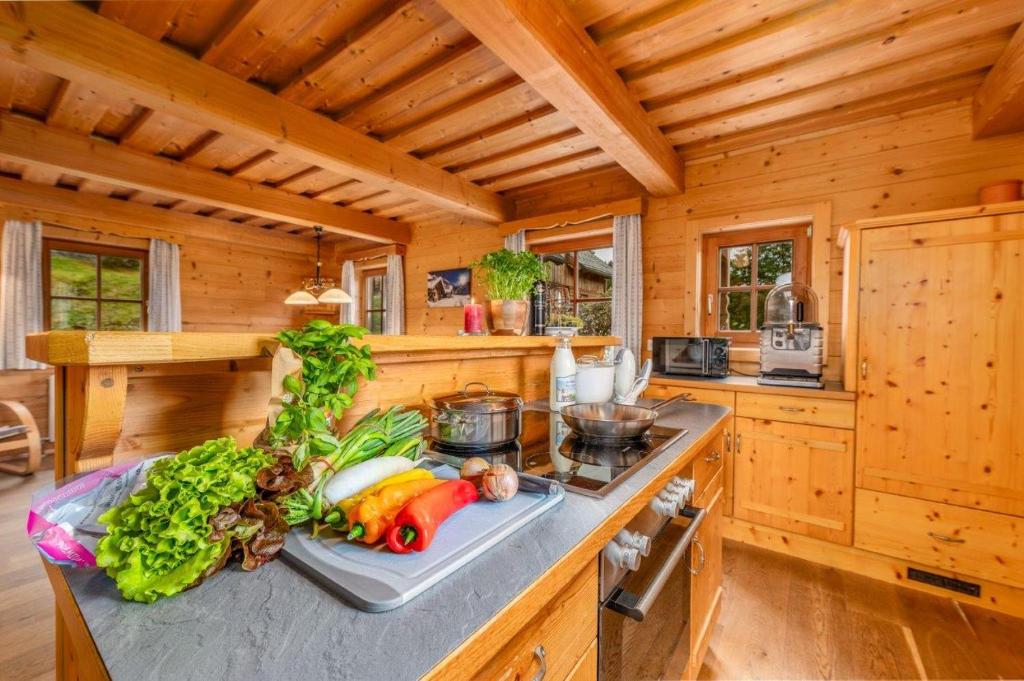 Kuchyň nebo kuchyňský kout v ubytování Chalet Dachsteinblick