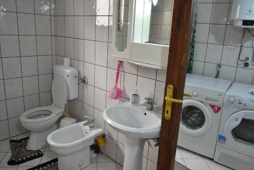Koupelna v ubytování Apartment in Prilep