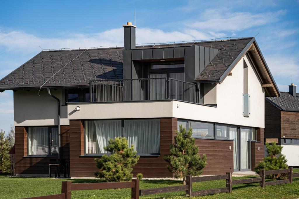 Tòa nhà nơi căn hộ tọa lạc