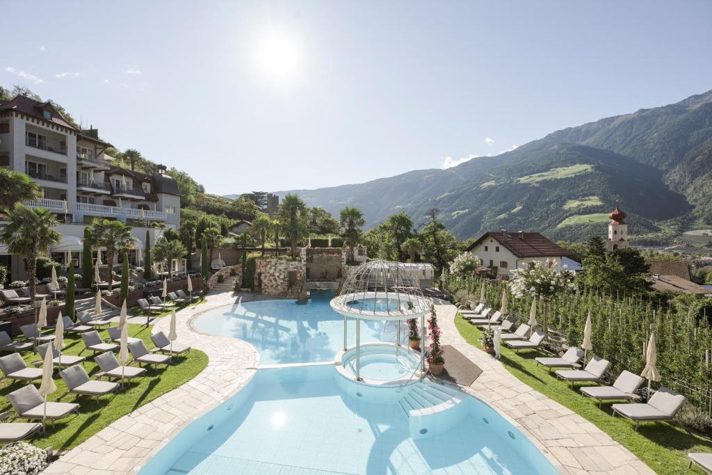 Nespecifikovaný výhled na hory nebo výhled na hory při pohledu z hotelu