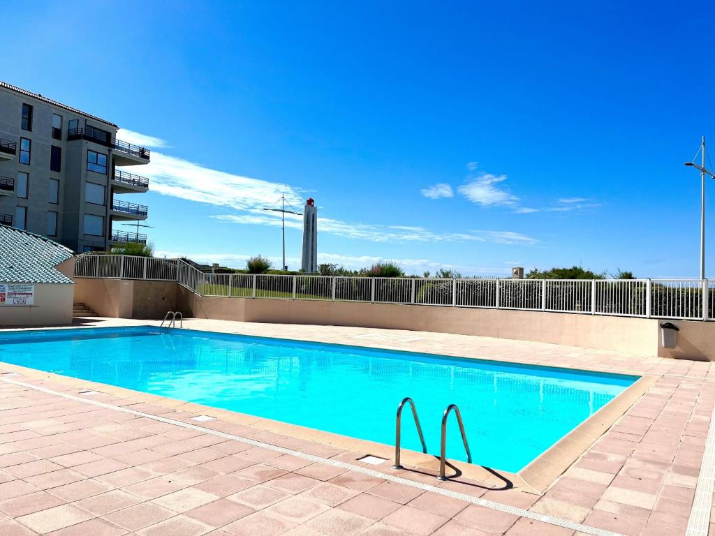 Bazén v ubytovaní Appartement "Le Grand Bleu" - A deux pas de la côte sauvage - 4 pers alebo v jeho blízkosti