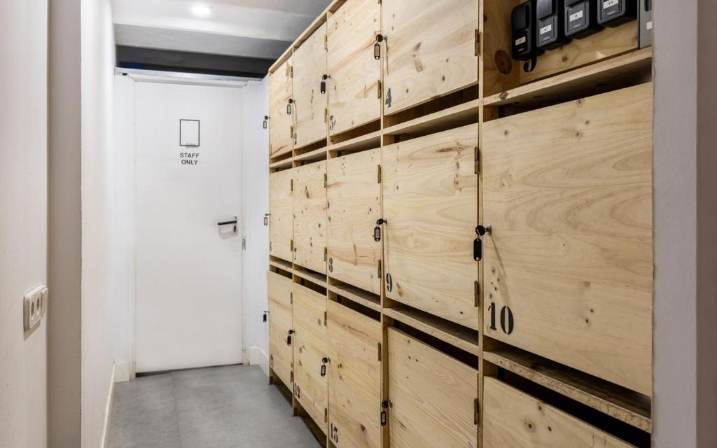 Antiguo Brondo Selfcheck-in Smart Rooms - Resim 16