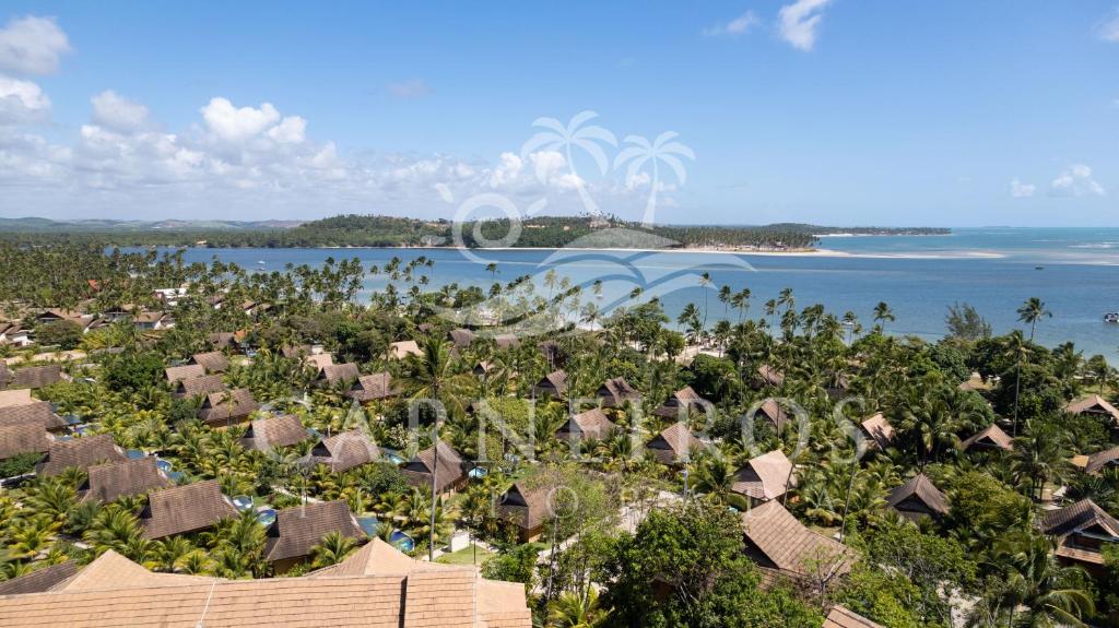 uma vista aérea do resort em Eco Resort - Pé na areia da Praia dos Carneiros em Praia dos Carneiros
