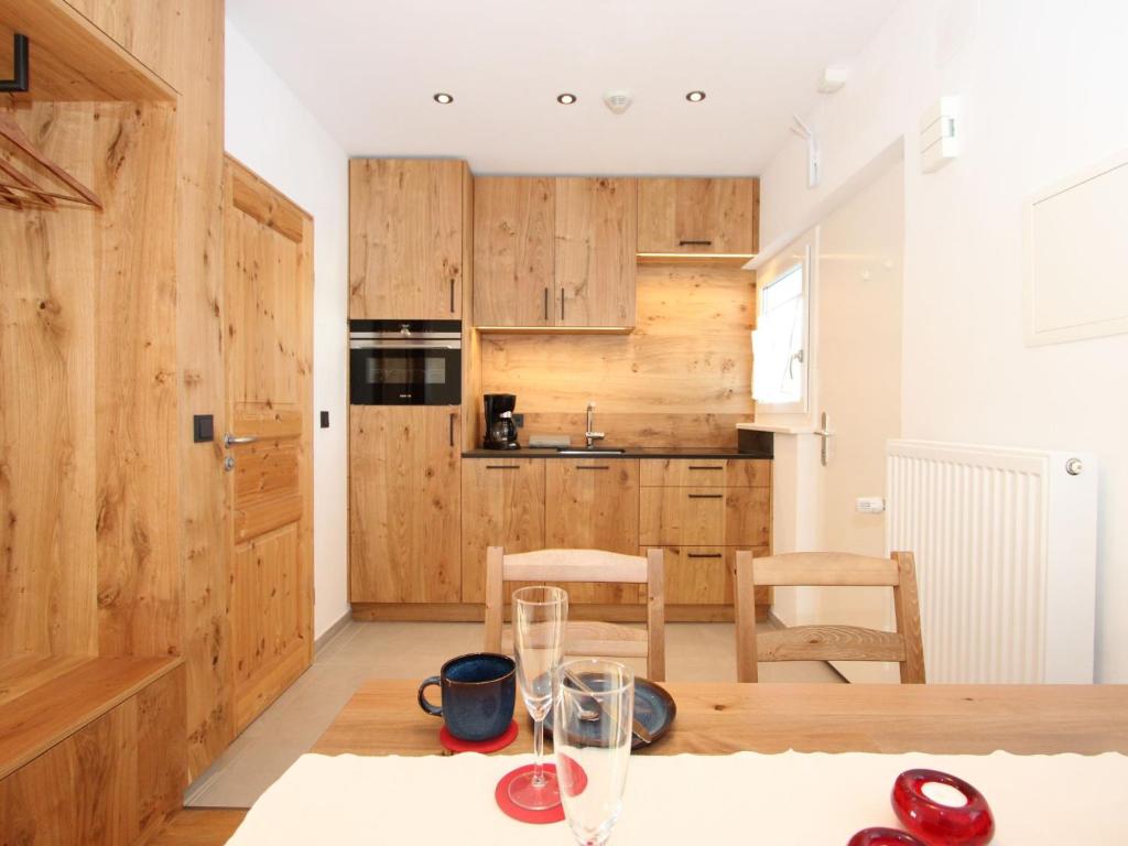 Kuchyň nebo kuchyňský kout v ubytování Apartment Am Birkenhain-1 by Interhome