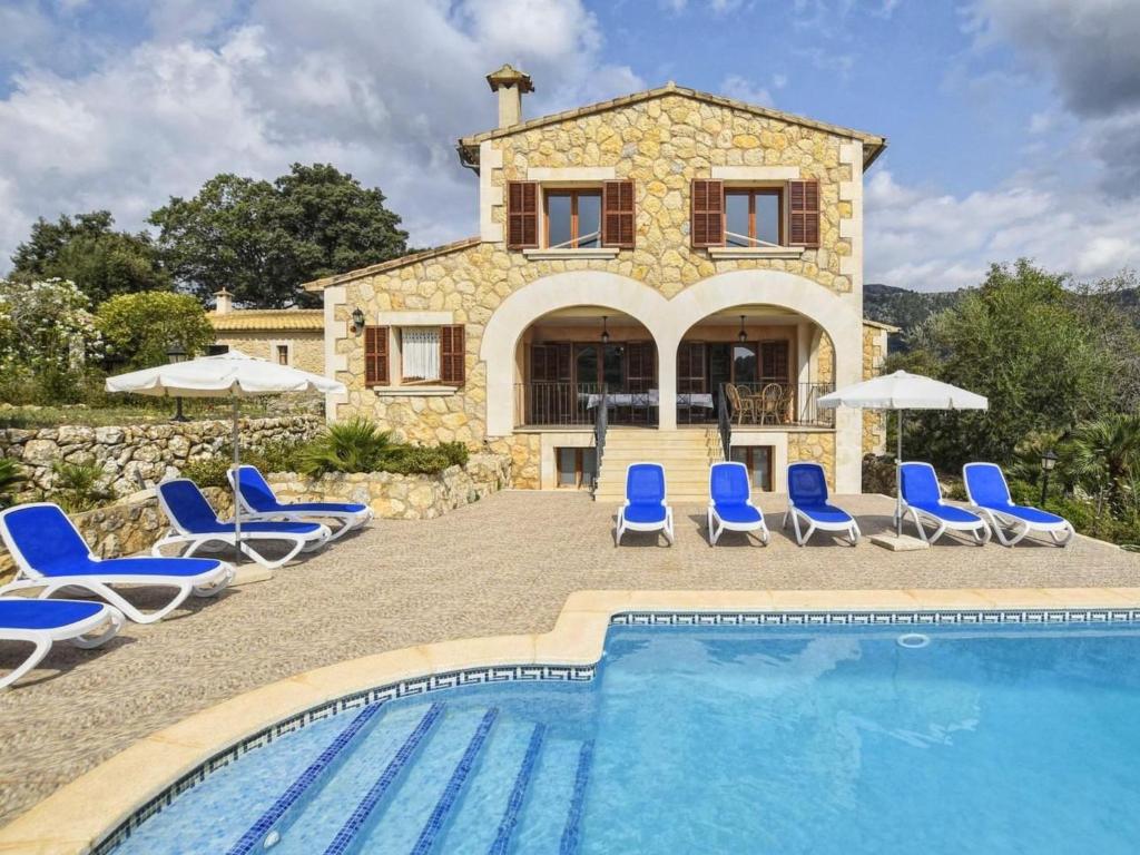 The swimming pool at or close to Holiday Home Pla De Ses Rotes by Interhome