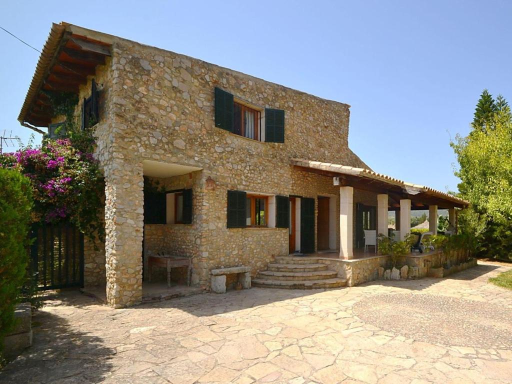 The building in which the holiday home is located